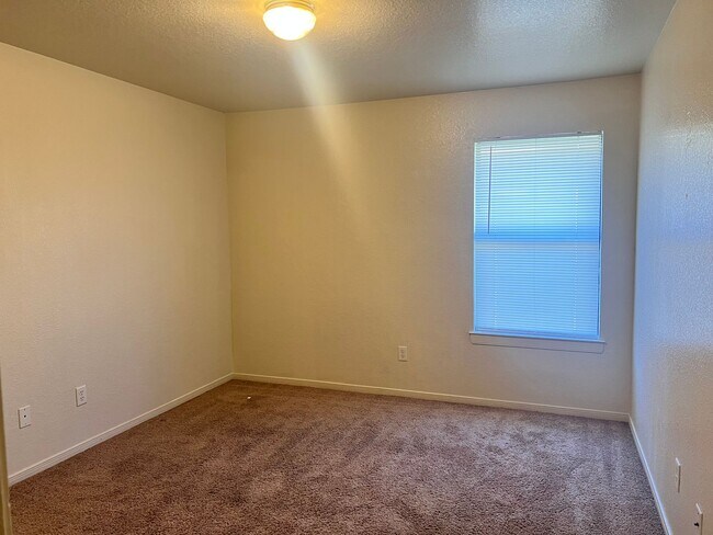 Building Photo - 4505 John David Dr