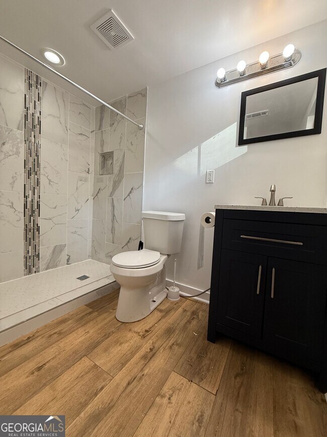 Building Photo - 221 Sheppard Pl