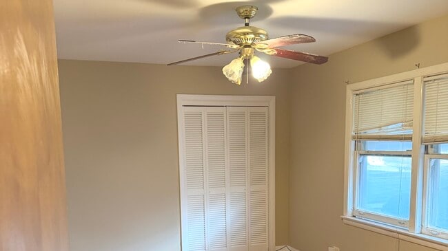 Building Photo - 11706 S Artesian Ave