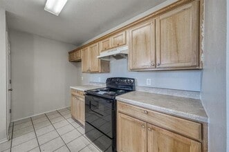 Building Photo - 761 Olive Branch Rd