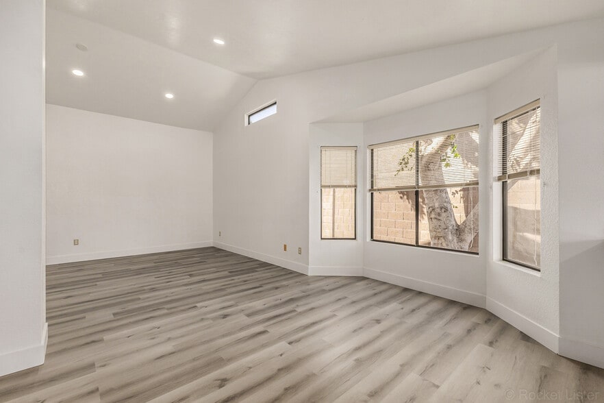 Building Photo - 7608 W McRae Way