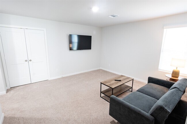 Building Photo - 211 Brazen Forest Trl