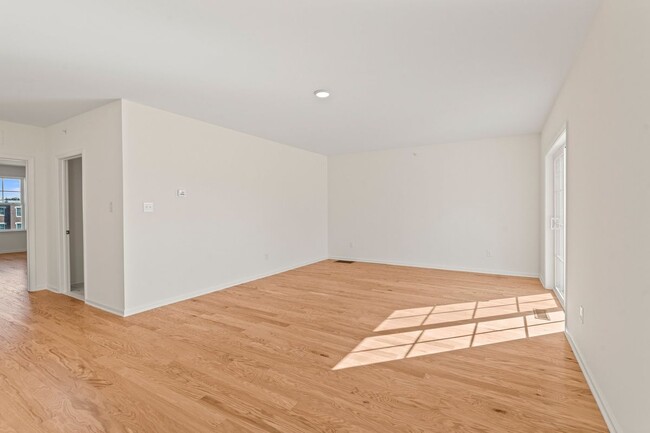Building Photo - 2306 Palermo Dr