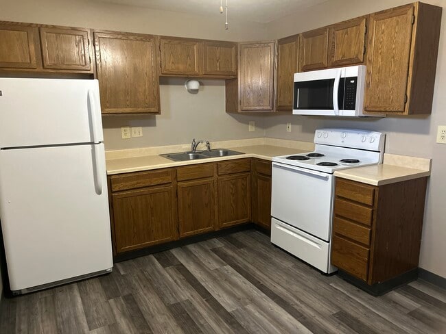 Building Photo - South Pine Apartments