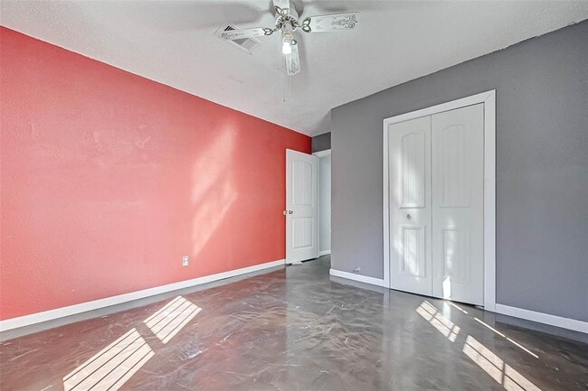 Building Photo - 8414 Flintridge Dr
