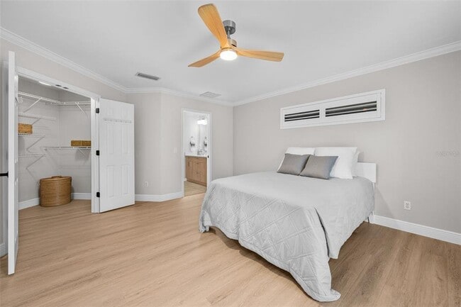 Building Photo - 9821 SW 34th Rd