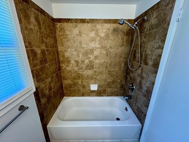 Building Photo - 2911 Tallow Ln