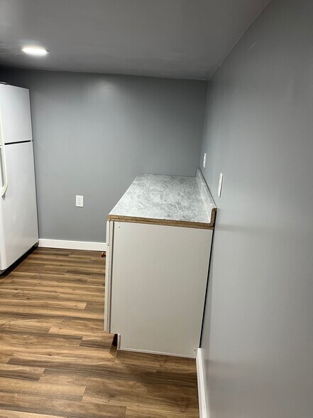 Kitchen - 10 Bresock Ln