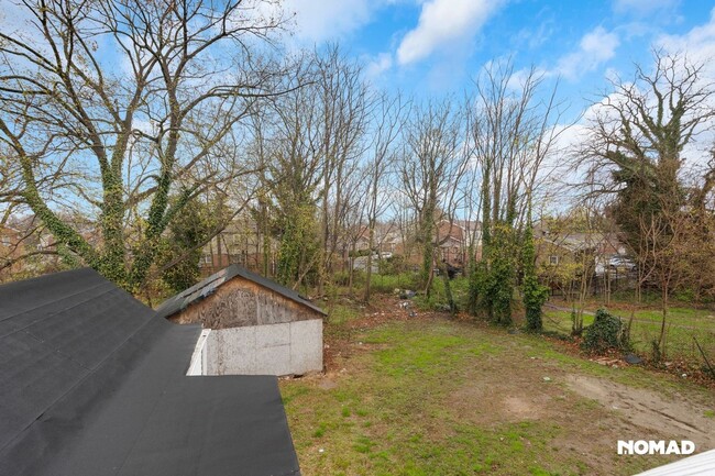 Building Photo - Charming 1BR Duplex in Salem