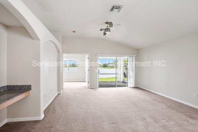 Building Photo - 31022 Bridgegate Dr