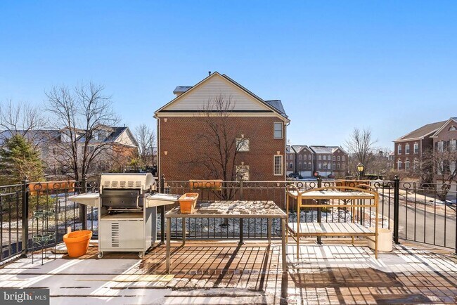 Building Photo - 43789 Water Bay Terrace