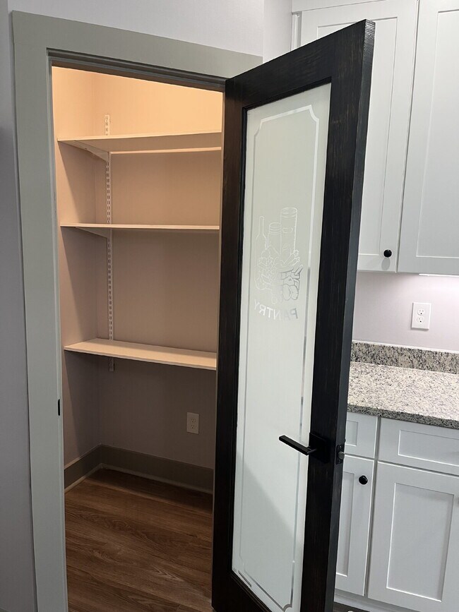 Building Photo - 2922 Painted Pony Dr