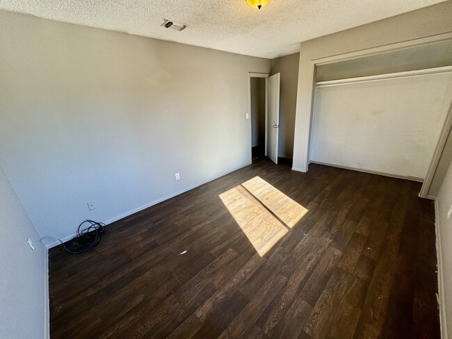 Building Photo - 5113 Sierra St