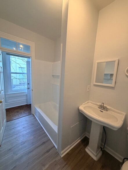 Building Photo - 1015 Dekalb Street