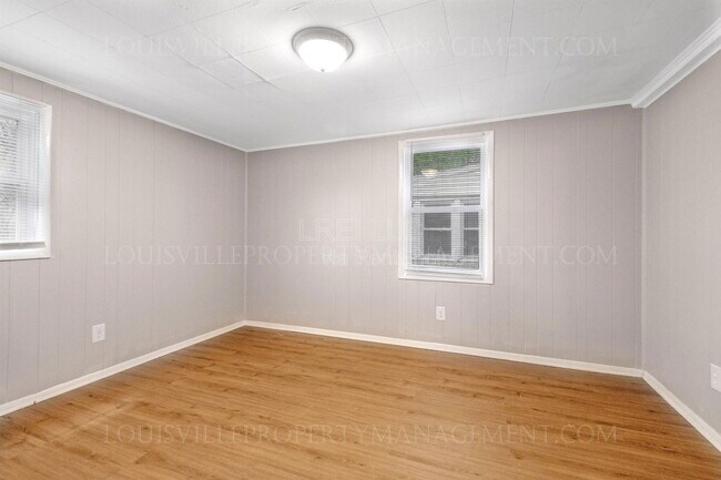 Building Photo - 1602 Thornberry Ave