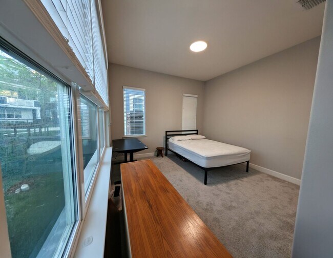 Building Photo - Pleasanton 4 Bed / 3 Bath, Top Rated Schools, Solar