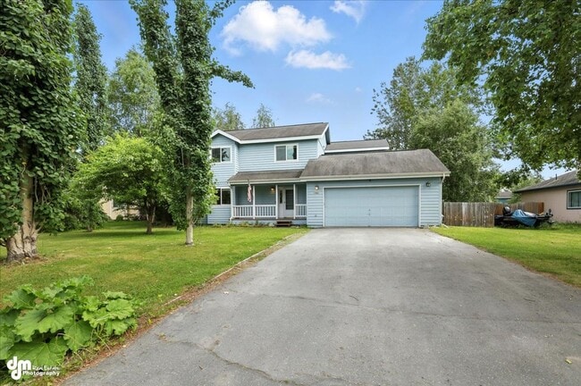 Building Photo - Spacious Palmer Home!