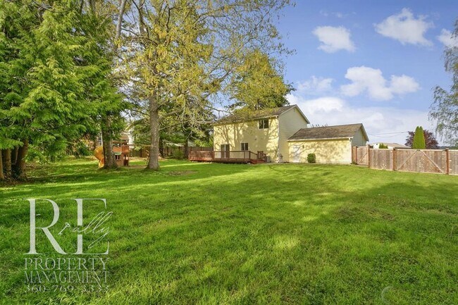Building Photo - Bright View Home in the Heart of Silverdale on a Quiet Dead-End Road