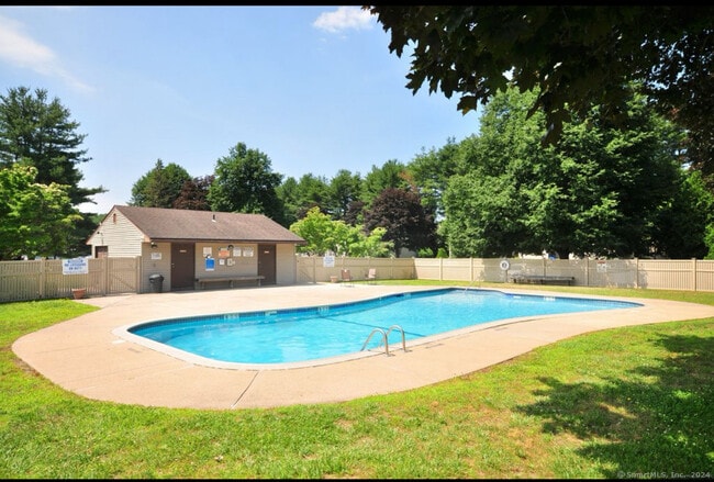 Building Photo - 507 Twin Circle Dr