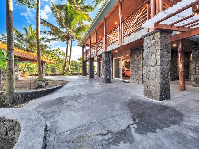 Building Photo - Oceanfront Estate: The Honolii Hale