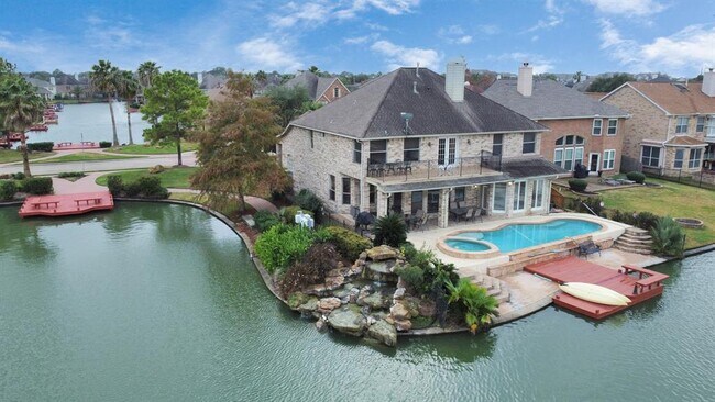 Building Photo - 12002 Newport Shore Dr