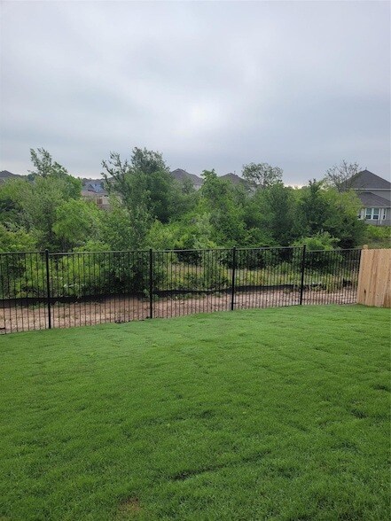 Building Photo - 121 Tall Grass Dr