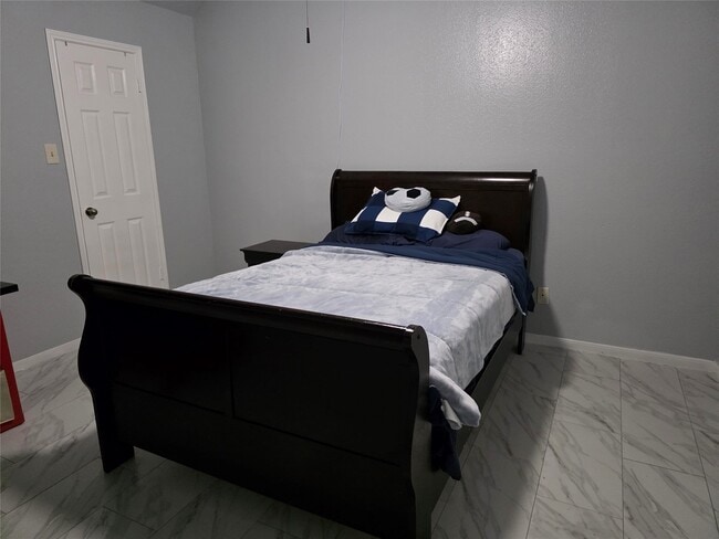 Building Photo - 2300 Old Spanish Trl