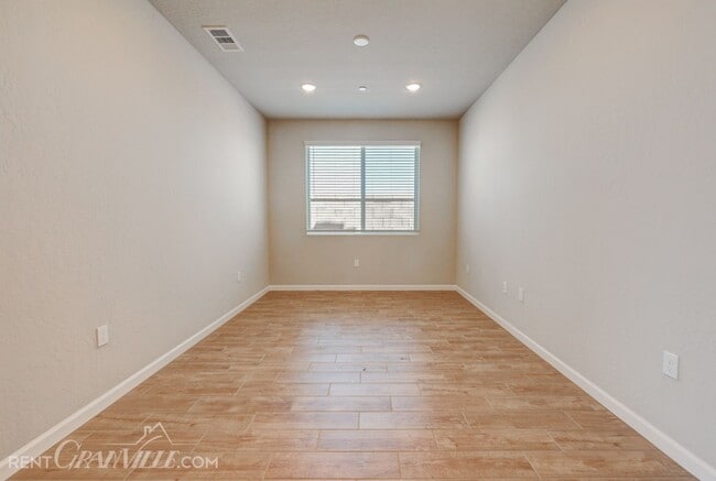 Building Photo - Granville Realty Rental Home