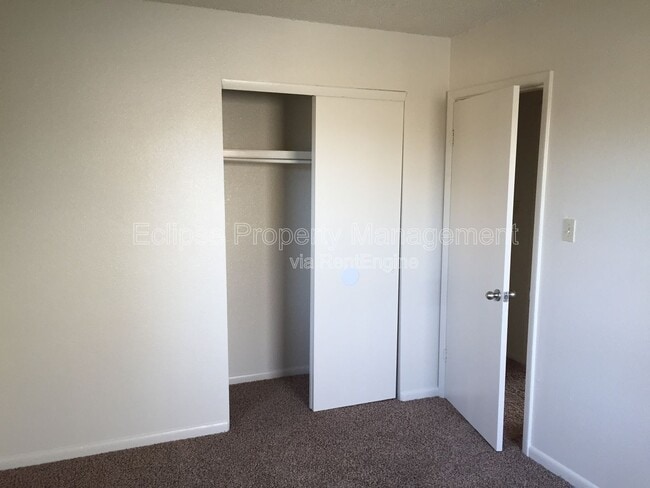 Building Photo - 707 Lee Dr
