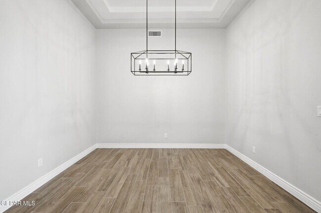 Building Photo - 219 Emerald Brass