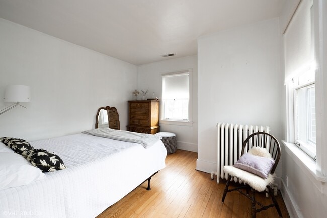 Building Photo - 322 N Monroe St