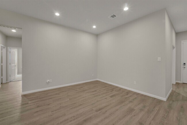 Building Photo - 31106 Durham Creek Ct