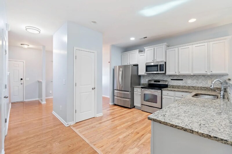 Building Photo - 4221 Lochurst Dr