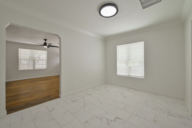 Building Photo - 1524 NW 45th St