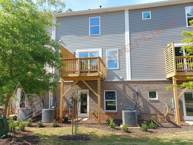 Building Photo - 718 Rosefield Dr