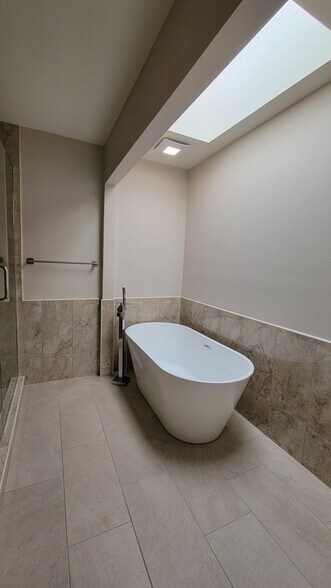 Building Photo - 7909 E Pecos Ln