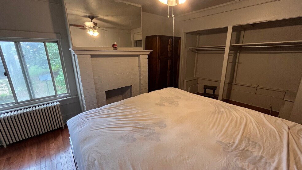 Building Photo - 5859 Hobart St