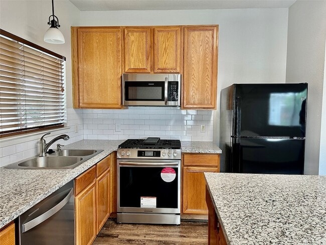 Building Photo - 3910 Mossy Pl Ln