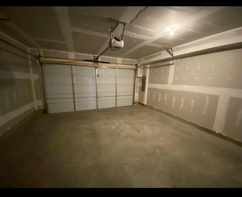 Building Photo - 3011 Osprey Way N