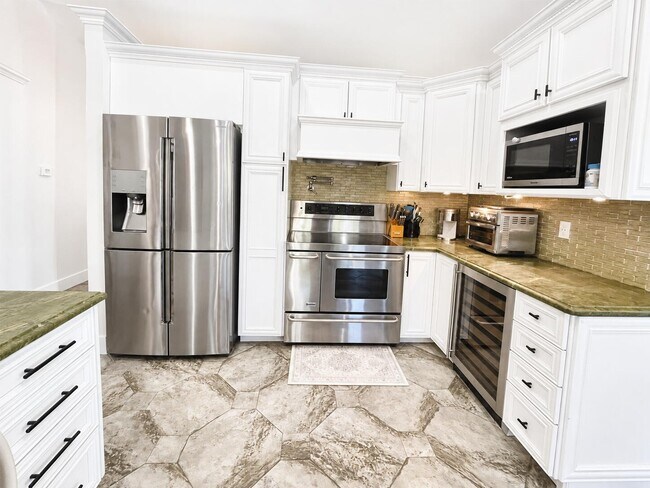 Building Photo - 6373 NW 55th Manor