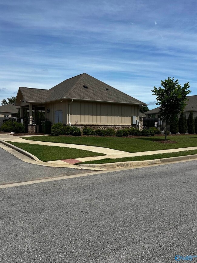 Building Photo - 107 Fourstar Ln