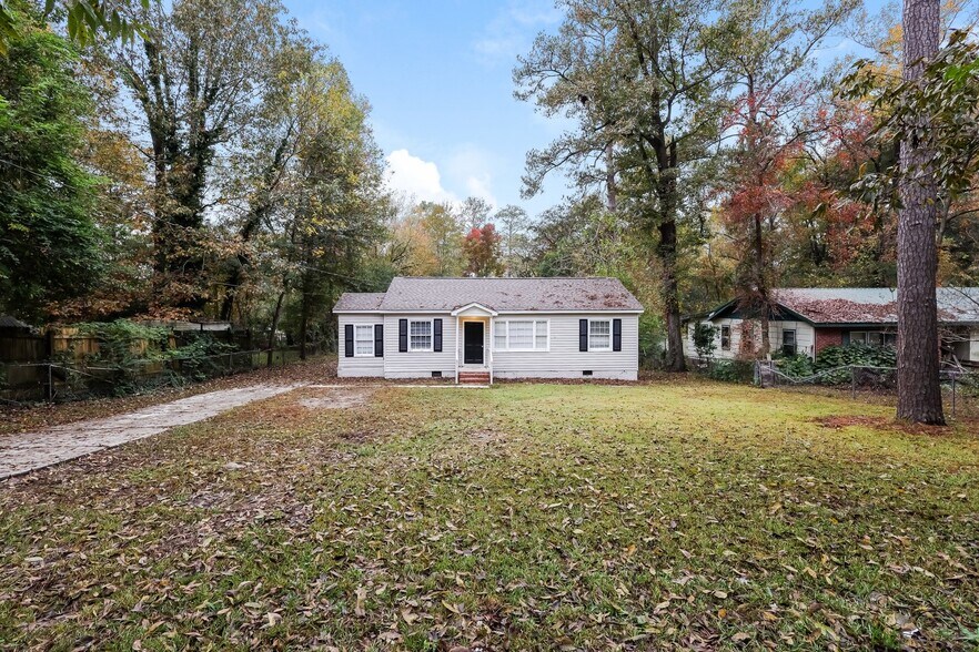 Building Photo - 4365 Pinebrook Dr