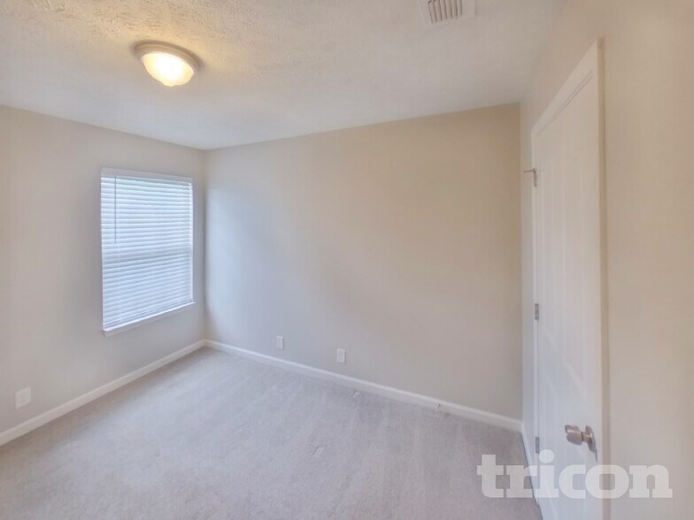 Building Photo - 1258 Tiree Dr