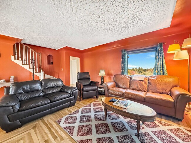 Building Photo - 1430 W Hendrickson Rd