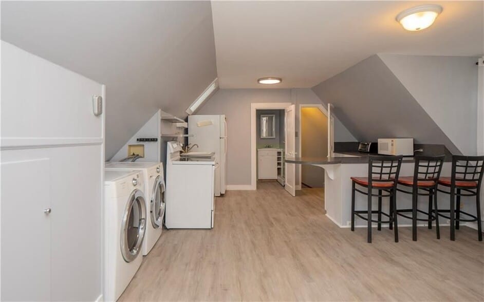 Building Photo - 438 Wolcott Ave