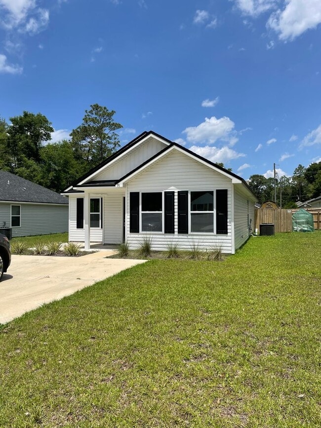 Building Photo - COMING SOON — FALL IN LOVE WITH YOUR NEW HOME!