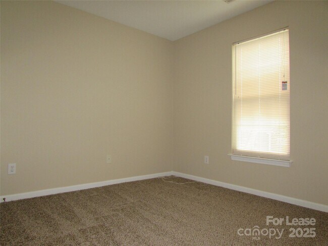 Building Photo - 110 Endicott Ct