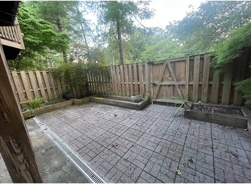 Building Photo - 7727 Rockledge Ct