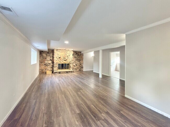 Building Photo - 7826 Dunham Rd
