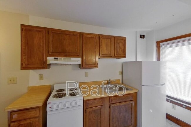 Building Photo - 329 Chittenden Ave